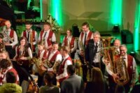 072 Ausschnitt Musiker.jpg&sig=3f86ee6ed9b9fa992ab2ee896dff62a23311c5a98186bc3b59a89982b0732614